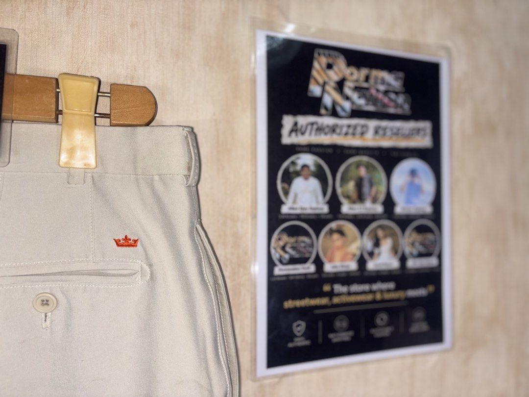 PETER MILLAR GOLF PANTS (QUIKDRY & STRETCH) (Category: Trousers) located in Cabuyao City. Submitted by pormanation-thrift-store (Listing ID 1463550720, Image 2). Description: PETER MILLAR GOLF PANTS (QUIKDRY & STRETCH) Condition: LIKE NEW Color rate: 10/10 (PWEDE SA MASELAN) Size: 33 Dimes: 34”Wx39.5”L Issue: NONE❌ Price: 1800.