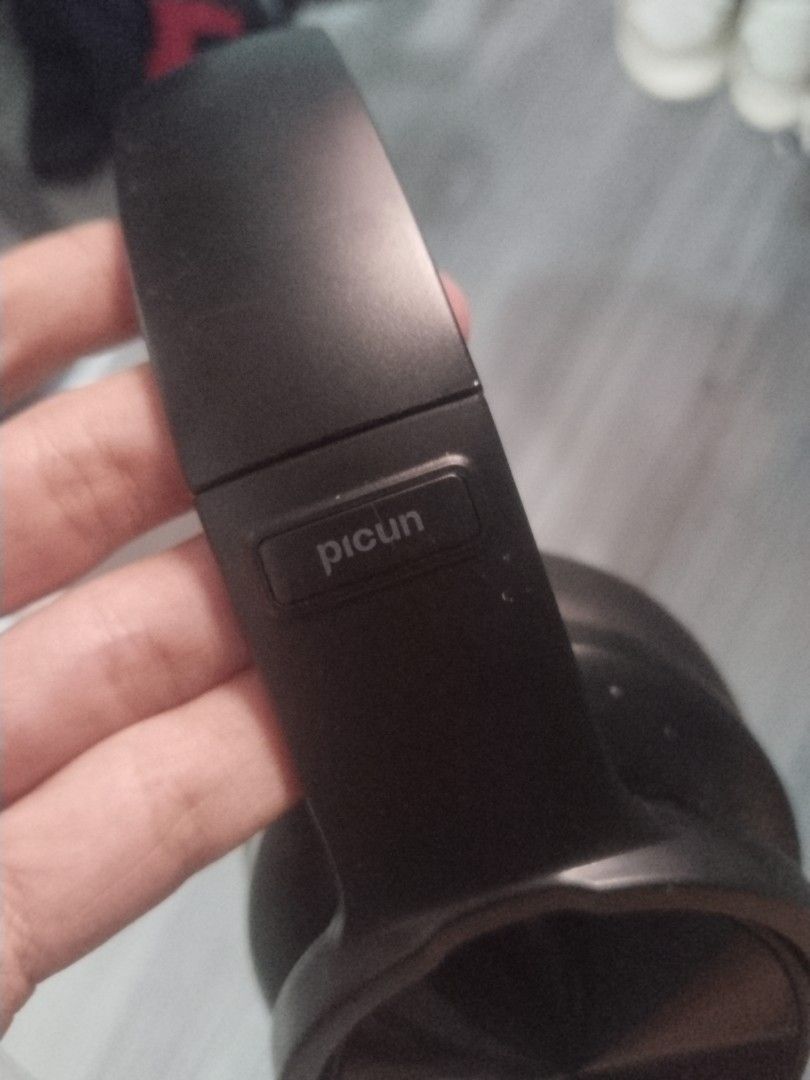 Picun Headphones (Category: Headphones & Headsets) located in Las Pinas. Submitted by ashieeeramss (Listing ID 1463367334, Image 2). Description: -With charger -Cord (No Box).