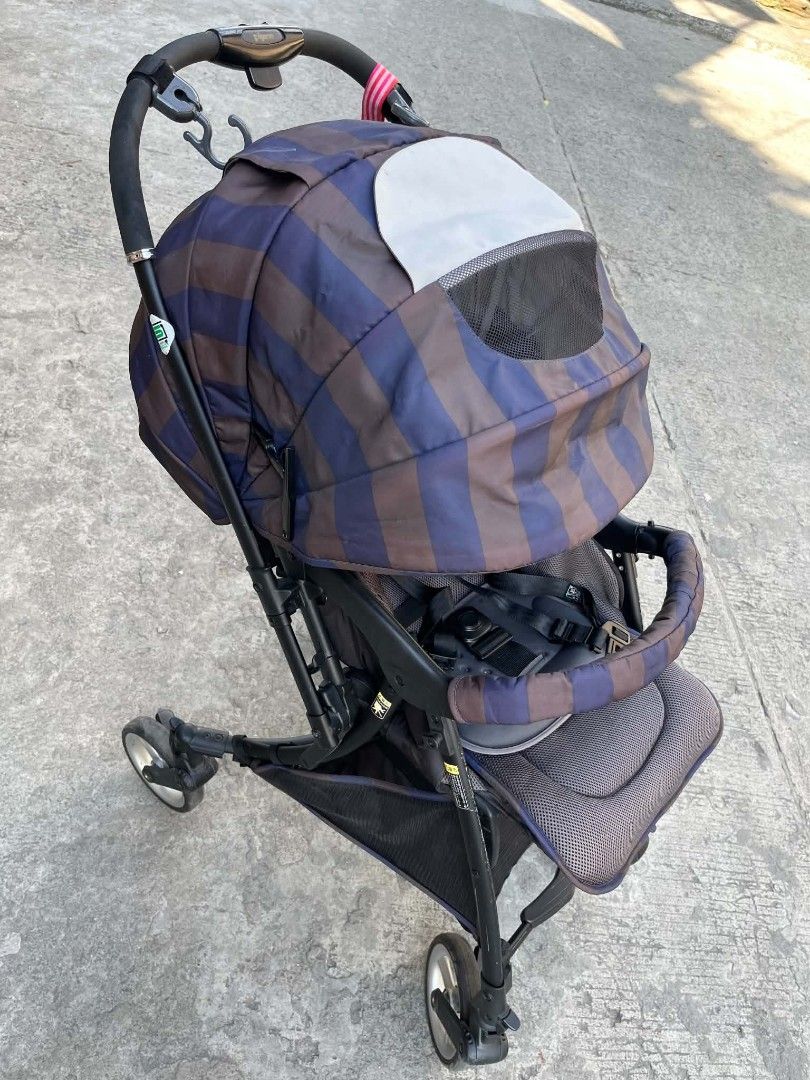 Pigeon Runfee Stroller high seat (Category: Strollers) located in Cavite. Submitted by dimple082 (Listing ID 1463545239, Image 2). Description: - Pigeon Runfee stroller for sale - Reversible canopy with mesh window - Adjustable safety harness - Convenient storage basket underneath - Easy-to-maneuver wheels - Compact fold for simple storage - Ideal for everyday outings.