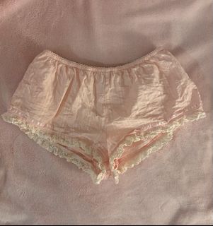 (Category: ) located in . Submitted by momochii__ (Listing ID 1463341963, Image 1). Description: .