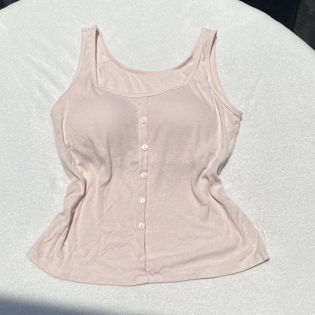 Pink Padded Top (Category: Others Tops) located in Paranaque City. Submitted by k_baefits (Listing ID 1463379820, Image 1). Description: size: small 📍Parañaque.