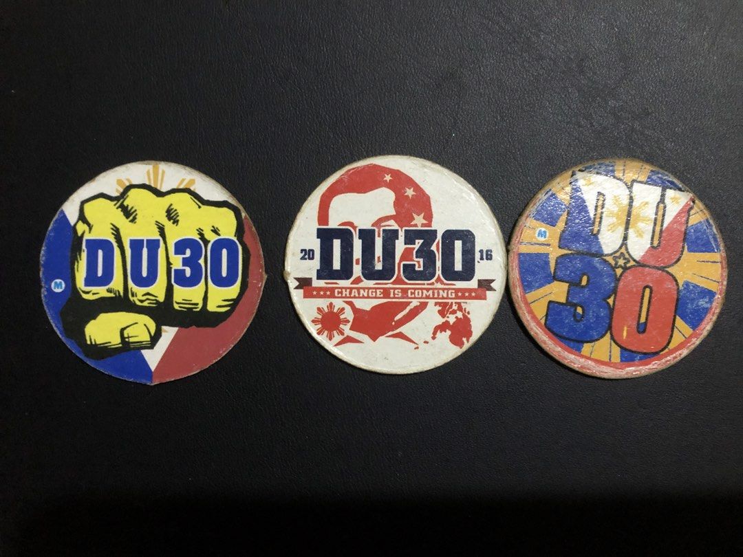 PINOY POGS RRDUTERTE PRESIDENTIAL ELECTION (Category: Vintage Collectibles) located in Makati City. Submitted by pinkbeestuff (Listing ID 1462927439, Image 1). Description: 3 pogs DURERTE PRESIDENTIAL ELECTION Paraphernalia YR 2016 TAKE ALL MOP GCASH.