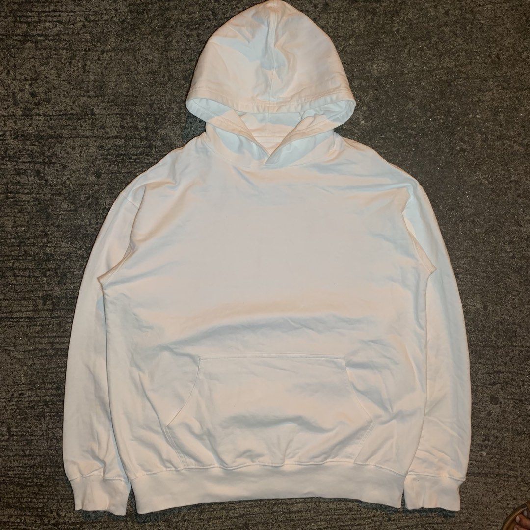 Plain Heavy Cotton Hoodie (Category: Hoodies) located in Manila. Submitted by steeezyyy (Listing ID 1463362232, Image 1). Description: very excellent condition no issue 299 only pm lang po meet up sa malapit W 23 x L 27 Location : Mandaluyong City .