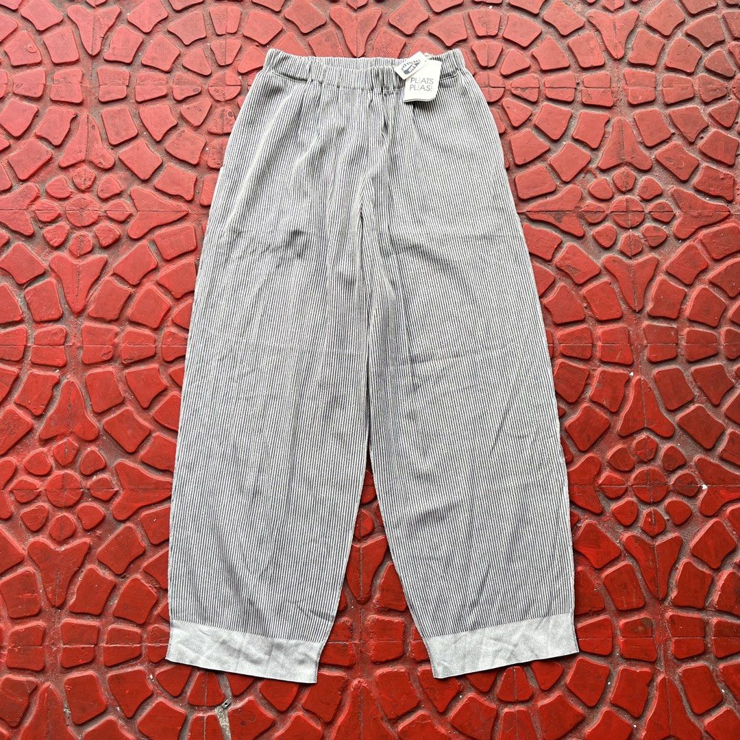PLEATS PLEASE APOC INSIDE - BALOON PANTS (Category: Luxury Apparel) located in San Jose del Monte. Submitted by qrt_ty (Listing ID 1463472449, Image 1). Description: WTS !!! PLEATS PLEASE APOC INSIDE - BALOON PANTS / UNISEX SIZE SMALL TO MEDIUM BRAND NEW W HANGTAG MADE IN JAPAN PRICE - 8K PLUS SF .