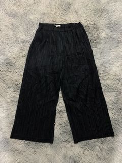 (Category: ) located in . Submitted by ninyothrift (Listing ID 1463499577, Image 1). Description: .