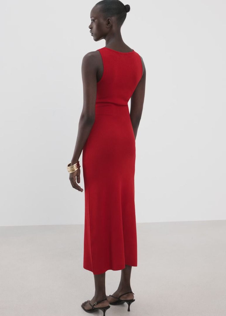 Plus Size Mango Red Midi Dress (Category: Dresses) located in San Jose del Monte. Submitted by madamegazelle (Listing ID 1463552134, Image 2). Description: Brand new with tag Plus Size Mango Red Midi Dress Size 3XL Wrong size.