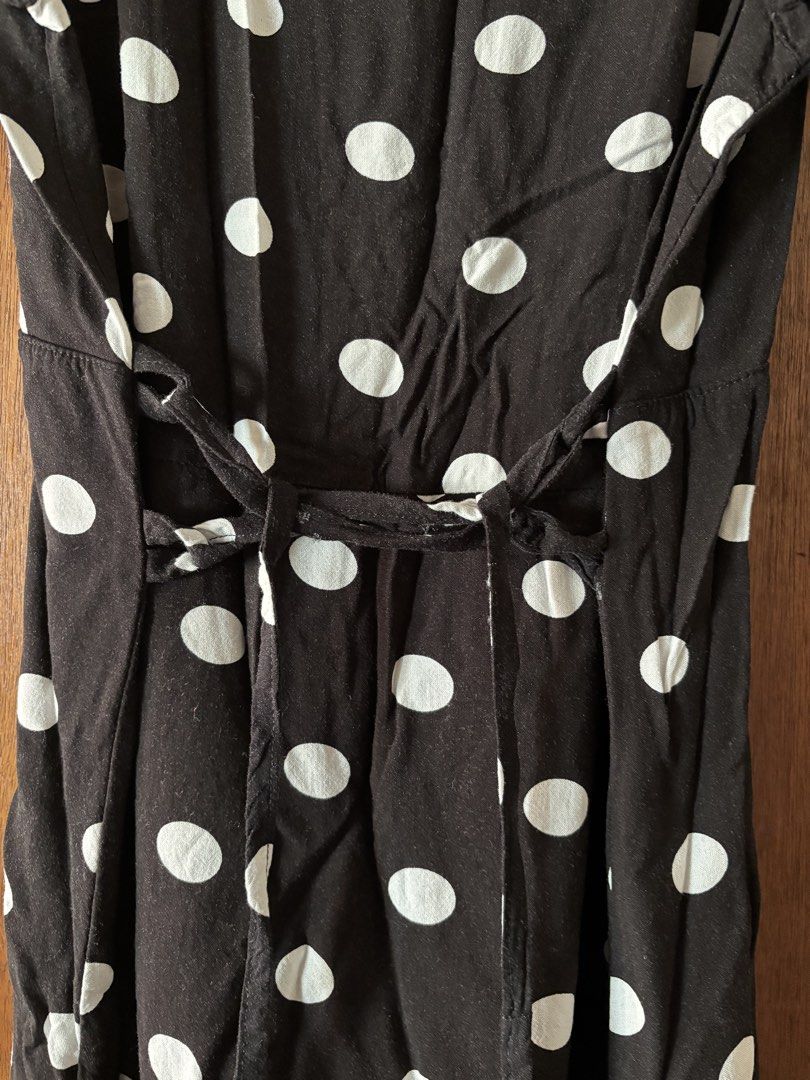 Polka Dot Maxi Dress (Category: Dresses) located in Pasig City. Submitted by ariesarchive (Listing ID 1463554751, Image 3). Description: Polka Dot Maxi Dress 🔖 No tags 🖇️ Php 370 only. Original price is Php 500+ in the black app. 🖇️ Size L but can fit Medium - Large as it has adjustable straps in the back 🖇️ Double Lined - thick material! RFS: Lost a lot of weight. It doesn’t fit me well anymore..