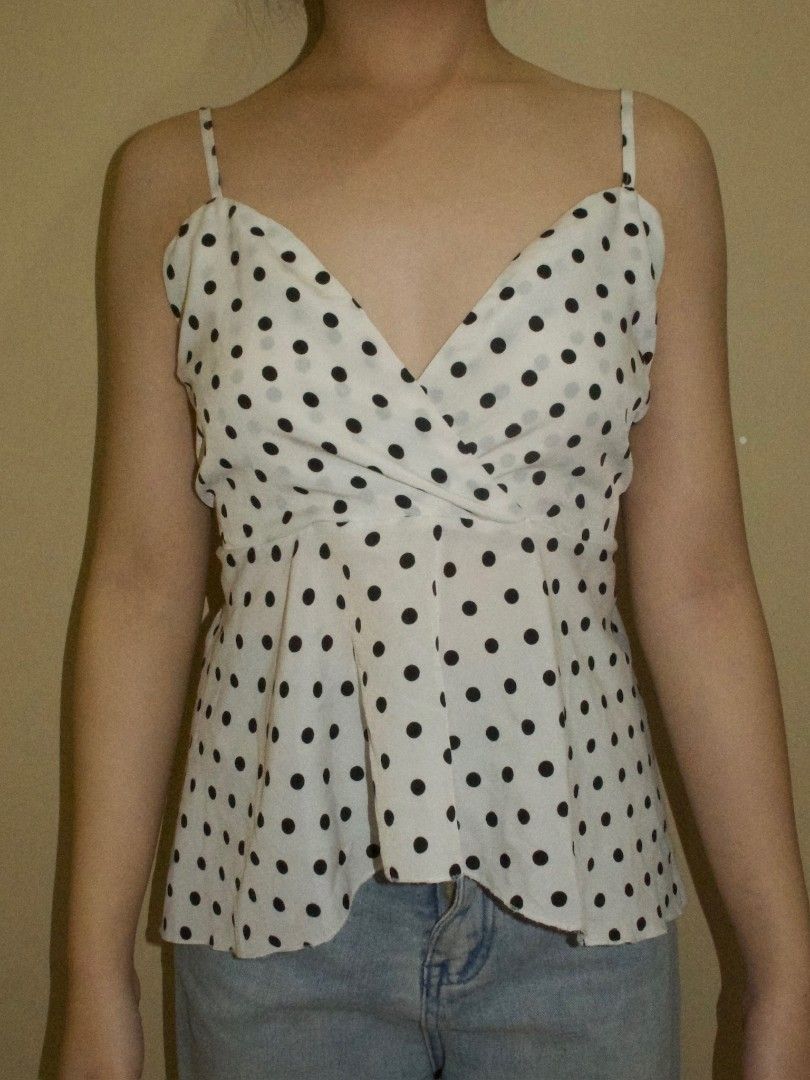 PolkaDot Peplum Top (Category: Sleeveless) located in Aroroy. Submitted by keenbear_5ee139 (Listing ID 1463372426, Image 1). Description: FIT XS - S Actual Picture posted.
