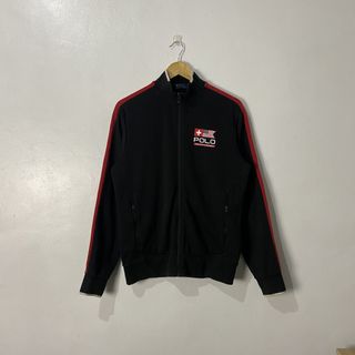 (Category: ) located in . Submitted by KilluaWantsThrift917 (Listing ID 1463461394, Image 1). Description: .