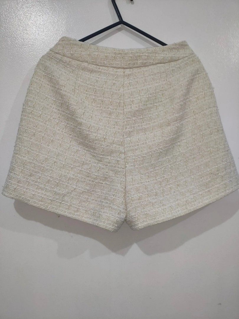 Pomelo Tweed Shorts (Category: Shorts) located in Quezon City. Submitted by maxsab (Listing ID 1463495306, Image 3). Description: .