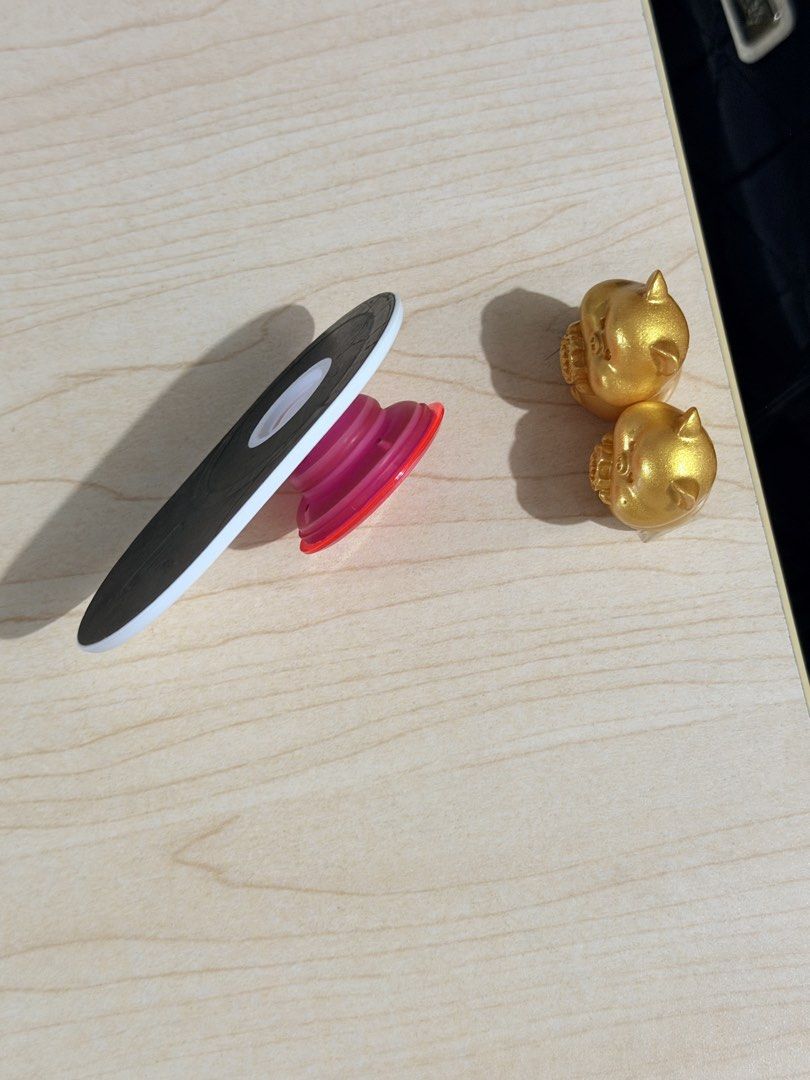 Popsocket Magsafe Phone Grip Stand (Category: Other Mobile & Gadget Accessories) located in Mandaluyong City. Submitted by denissearci (Listing ID 1463434908, Image 2). Description: Authentic Popsocket.