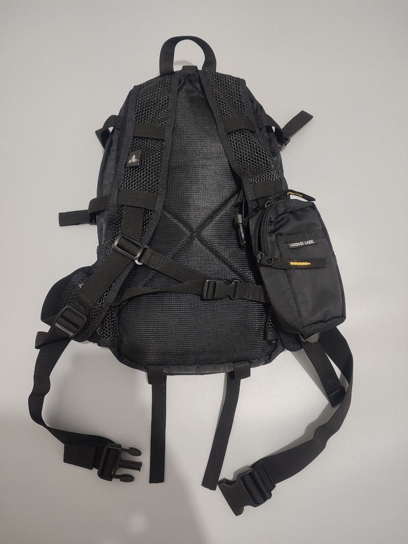Porter Bicycle Backpack (Category: Backpacks) located in Lipa City. Submitted by gudoys_outdoor16 (Listing ID 1463489505, Image 2). Description: - Porter Black Backpack - Made with durable material - Features multiple compartments - Adjustable straps for comfort - Detachable pouch on the side - Excellent Condition 2500 Only.