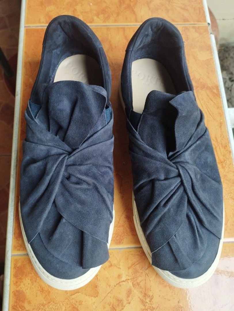 Ports Knotted Sneakers (Category: Sneakers) located in San Fernando. Submitted by nerosales (Listing ID 1463412779, Image 1). Description: Ports Knotted Suede Sneakers Made in Italy size 39 very good condition 1,950 pesos only SM City Pampanga Shipping: J&T Payment: Gcash NO COD / NO COP.