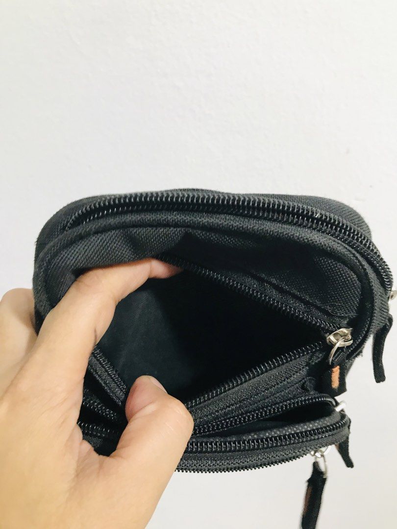 POUCH (Category: Belt bags, Clutches and Pouches) located in Gamu. Submitted by 2022bagsbunny (Listing ID 1463392223, Image 3). Description: .