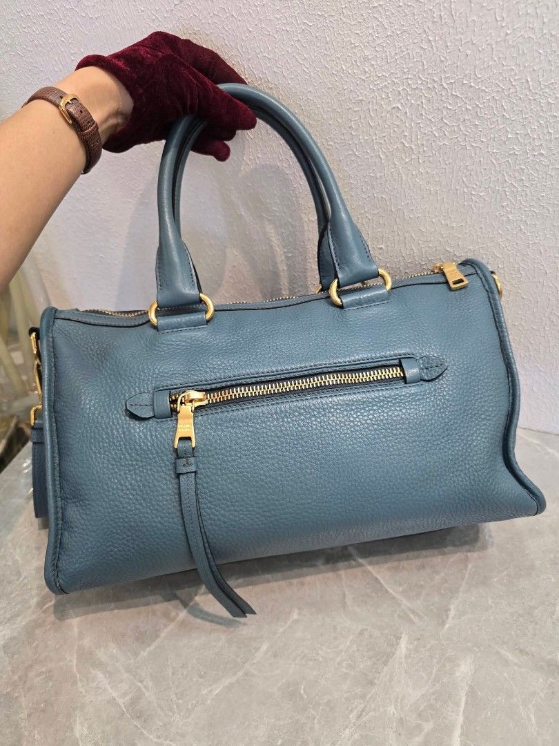 Prada Vitello Phenix Front Zip Convertible Satchel Bag (Category: Luxury Bags & Wallets) located in Manila. Submitted by ej.collections (Listing ID 1463369013, Image 3). Description: NEGOTIABLE PRICE ALL ITEMS ARE ONHAND 💯 GUARANTEED AUTHENTIC MONEY BACK IF PROVEN FAKE •Size: Medium •Condition: Good •Inclusion: With original dustbag •Plus shipping fee •Local & international shipment 📍Loc. Davao City.