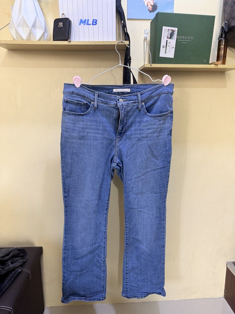 Preloved Original Levi’s Jeans (Category: Jeans) located in Manila. Submitted by raini3e (Listing ID 1463341488, Image 1). Description: Preloved 📍 Dasmariñas Shaping Boot cut - size 32.