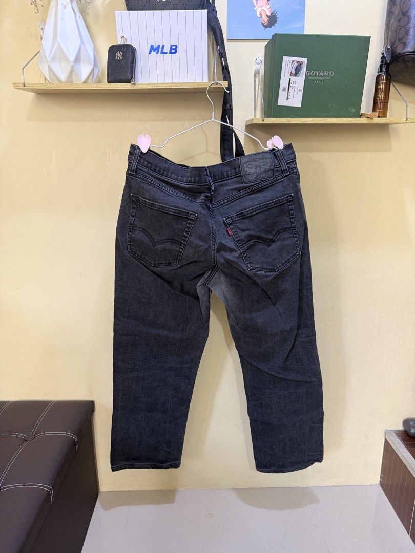 Preloved Original Levi’s Jeans (Category: Jeans) located in Manila. Submitted by raini3e (Listing ID 1463342057, Image 3). Description: Preloved 📍 Dasmariñas, Cavite Wideleg - size 36.