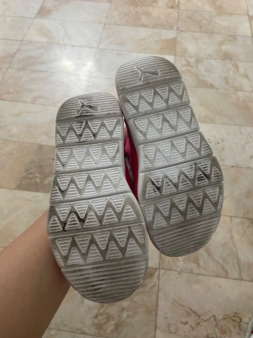 Puma sandals original us11 (Category: Babies & Kids Fashion) located in Paranaque City. Submitted by sengloveima (Listing ID 1463398031, Image 2). Description: .
