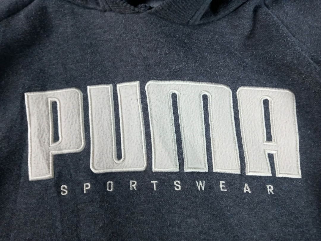 Puma Hodiee (Category: Coats, Jackets and Outerwear) located in Pasig City. Submitted by rjkfindsofficial (Listing ID 1463406463, Image 3). Description: - Grey Puma hoodie - Large PUMA SPORTWEAR logo on the front - Kangaroo pocket - Hood with patterned lining - Size XXL - Dimes L27 x W25 - Ideal for casual wear - No issue - Complete tags.