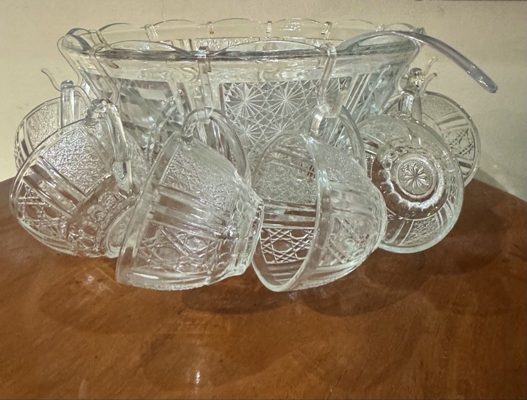 Punch bowl set (Category: Other Kitchenware & Tableware) located in San Pedro. Submitted by timtam027 (Listing ID 1463485074, Image 2). Description: No more original box Loc: San pedro Laguna .