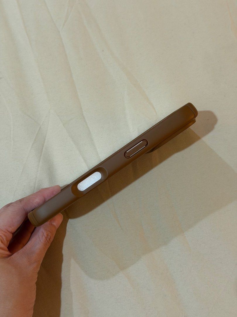 QDos iPhone 17 Pro Magsafe Case (Brown) (Category: Cases & Sleeves) located in Quezon City. Submitted by from.marie (Listing ID 1463363038, Image 3). Description: - OSOS Brown Case for iPhone 14 Pro Max - MagSafe compatible - Provides excellent phone protection - Snug and secure fit.