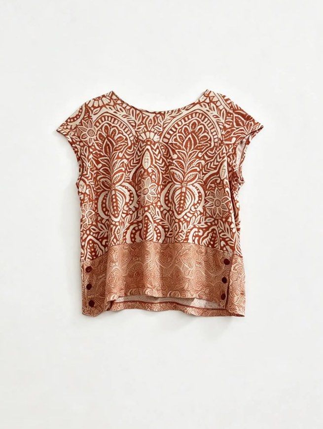 RACHEL ZOE (Category: Blouses) located in Davao. Submitted by sart0ria85 (Listing ID 1463499965, Image 1). Description: A terra cotta orange floral and leaf print in 100% LINNEN. MADE IN VIETNAM 🇻🇳 LARGE. Size 8 EXCELLENT CONDITION (96/100).