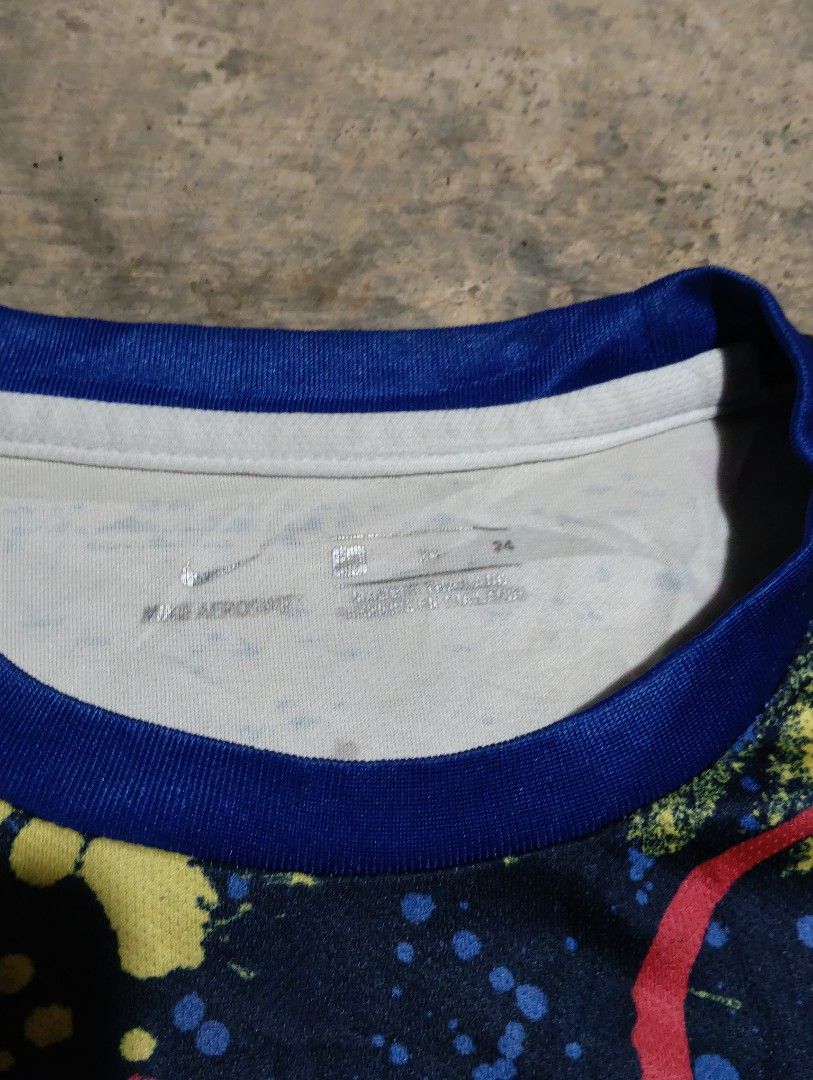 Rakuten (Category: Formal Shirts) located in Ajuy. Submitted by aljohndalumpines88 (Listing ID 1463472052, Image 3). Description: excellent condition.