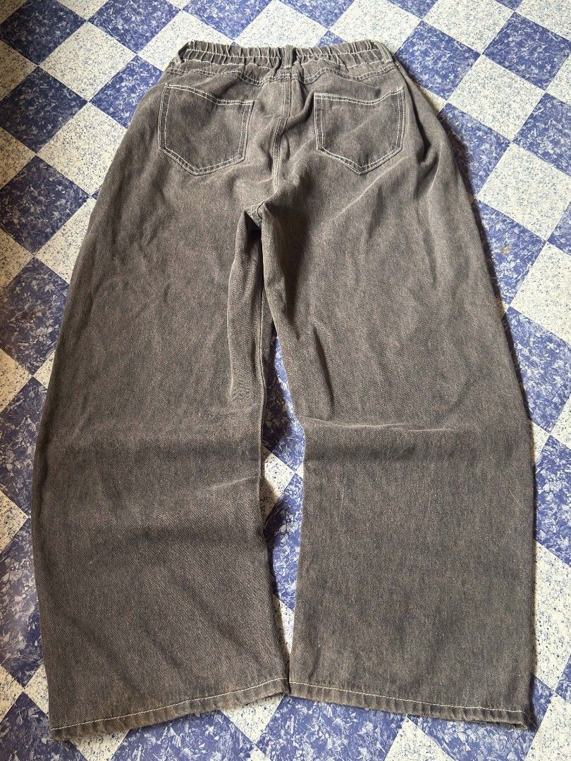RANDOM BAGGY GRAY PANTS (Category: Jeans) located in Mati. Submitted by franks.collection (Listing ID 1463377046, Image 2). Description: dimes: waist 28-32 ( strechable) lenght : 40 leg open: 10.5.