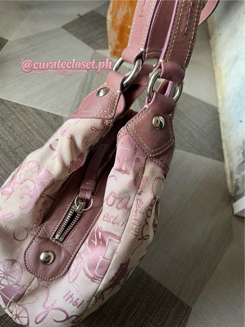 Rare Coach Soho Lynn (Category: Shoulder Bags) located in Bongabon. Submitted by daniii.v (Listing ID 1463416940, Image 3). Description: Yellowish stains (washable).