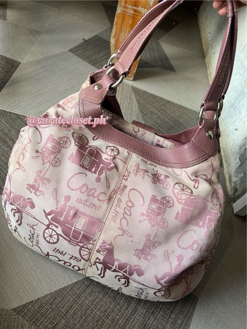 Rare Coach Soho Lynn (Category: Shoulder Bags) located in Bongabon. Submitted by daniii.v (Listing ID 1463416940, Image 2). Description: Yellowish stains (washable).