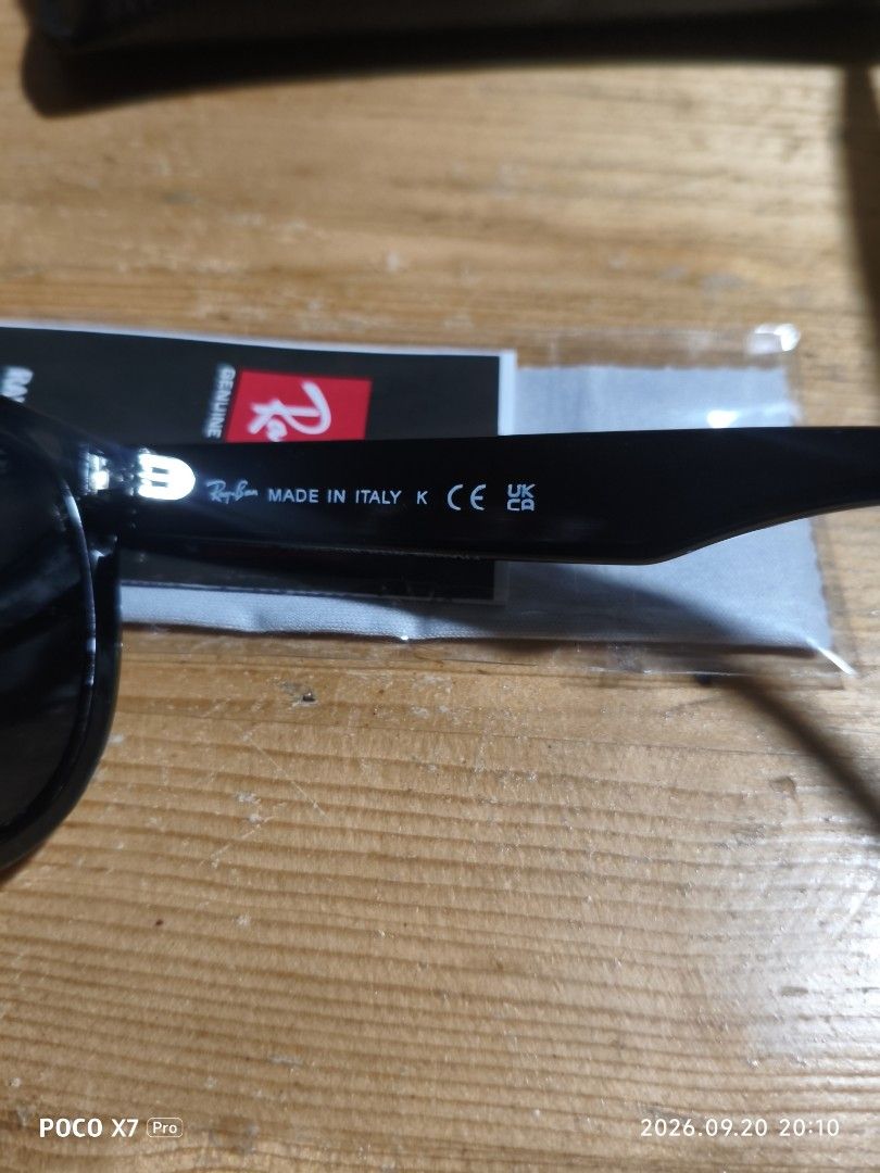 Ray-ban wayfarer reverse and rb justin (Category: Sunglasses & Eyewear) located in Baguio. Submitted by baguiobeans (Listing ID 1463335350, Image 3). Description: Both authentic, no issues .