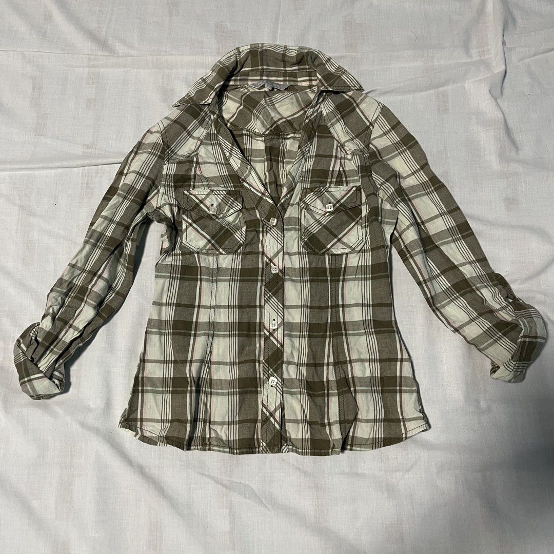 Red Herring Plaid Button-Up Shirt Size 8 (Category: Blouses) located in San Ildefonso. Submitted by rgdeclutters (Listing ID 1463471513, Image 3). Description: L 21" W 18".