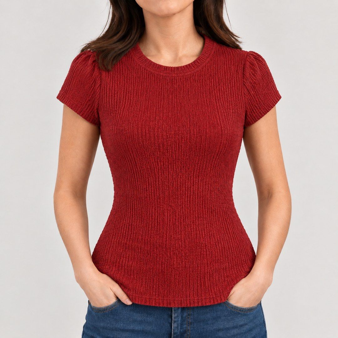 Red Ribbed T-shirt (Category: Shirts) located in San Ildefonso. Submitted by rgdeclutters (Listing ID 1463475169, Image 2). Description: L 21" W 14".