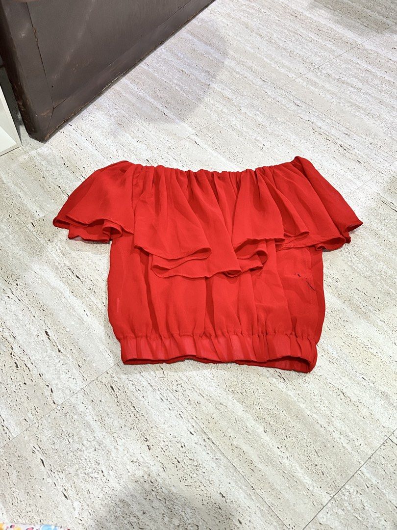 Red Ruffled Off-Shoulder Chiffon Top (Category: Blouses) located in Batangas. Submitted by nommi26 (Listing ID 1463416712, Image 1). Description: xs to m croptop can be worn as offshie or as tube or style as a skirt - Cute red off-shoulder top - Ruffled design across the bust - Elasticated hem and neckline - Lightweight chiffon material - Versatile for night outs or casual days.