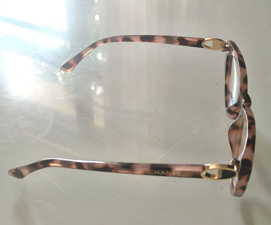 Replaceable Lens (Category: Activewear) located in Cainta. Submitted by mitchiemochi (Listing ID 1463339851, Image 2). Description: .