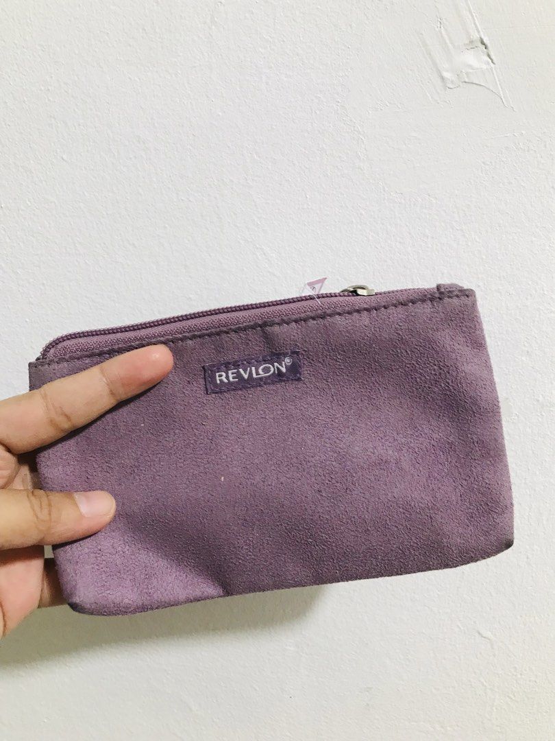 REVLON POUCH (Category: Purses & Pouches) located in Gamu. Submitted by 2022bagsbunny (Listing ID 1463382749, Image 1). Description: .