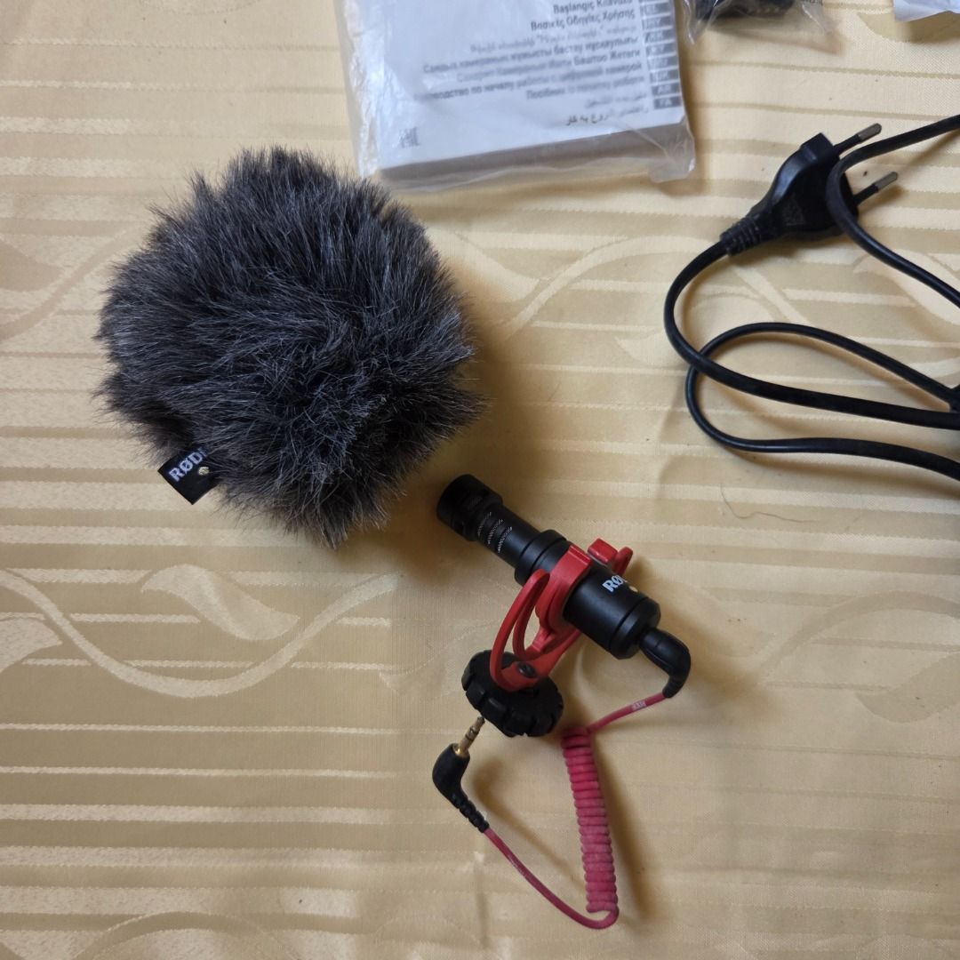 Rode VideoMicro Compact (Category: Microphones) located in Binan City. Submitted by lovestartswdl (Listing ID 1463435071, Image 2). Description: Rode VideoMicro Compact - Good working condition - Only issue is may tear yung cable - With wind muff Includes Canon M50 accessories - Battery charger, lace, manuals, lens cap, dummy battery for m50 2,000 only all in na po! Biñan, Laguna.