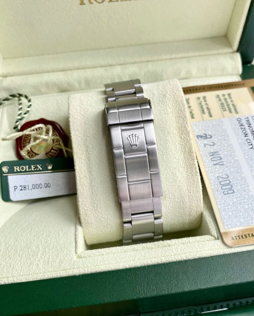 Rolex Submariner Date 16610T 40mm (Category: Luxury Watches) located in Quezon City. Submitted by thetimecapsule.ph (Listing ID 1463493251, Image 2). Description: 2009 Rolex Submariner Date 16610T 40mm Case diameter: 40mm Classic stamped fliplock clasp Sapphire crystal glass (Lens over date) Solid end links, 904L oyster bracelet Transitional year (Pre-ceramic bezel) Reference: 16610T (No lug-holes) Last production: V-serial (2009) Mint condition: