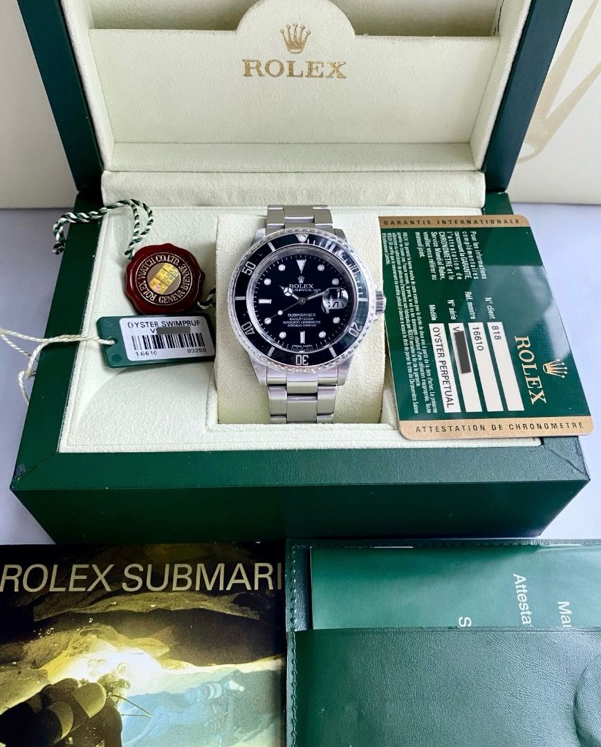 Rolex Submariner Date 16610T 40mm (Category: Luxury Watches) located in Quezon City. Submitted by thetimecapsule.ph (Listing ID 1463493251, Image 3). Description: 2009 Rolex Submariner Date 16610T 40mm Case diameter: 40mm Classic stamped fliplock clasp Sapphire crystal glass (Lens over date) Solid end links, 904L oyster bracelet Transitional year (Pre-ceramic bezel) Reference: 16610T (No lug-holes) Last production: V-serial (2009) Mint condition: