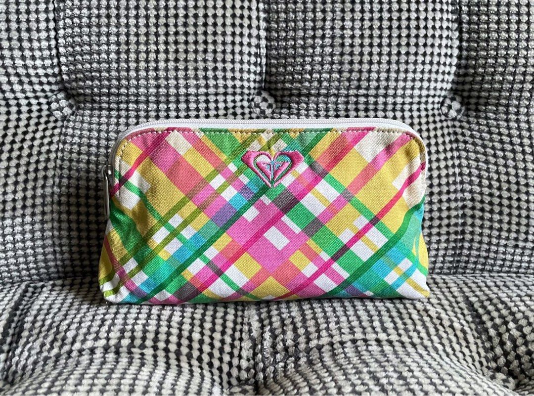 Roxy pouch bag (Category: Purses & Pouches) located in Bulacan. Submitted by thriftbagcollections (Listing ID 1463410505, Image 1). Description: Roxy pouch bag.