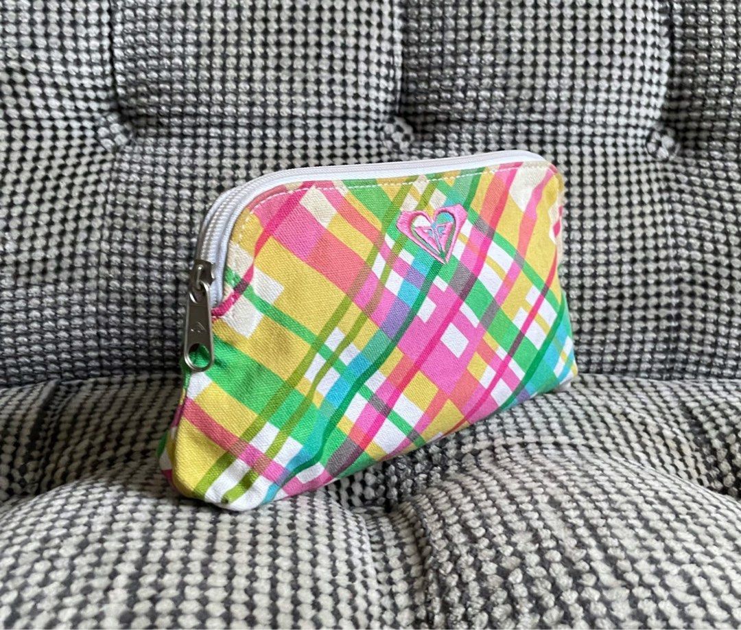 Roxy pouch bag (Category: Purses & Pouches) located in Bulacan. Submitted by thriftbagcollections (Listing ID 1463410505, Image 3). Description: Roxy pouch bag.