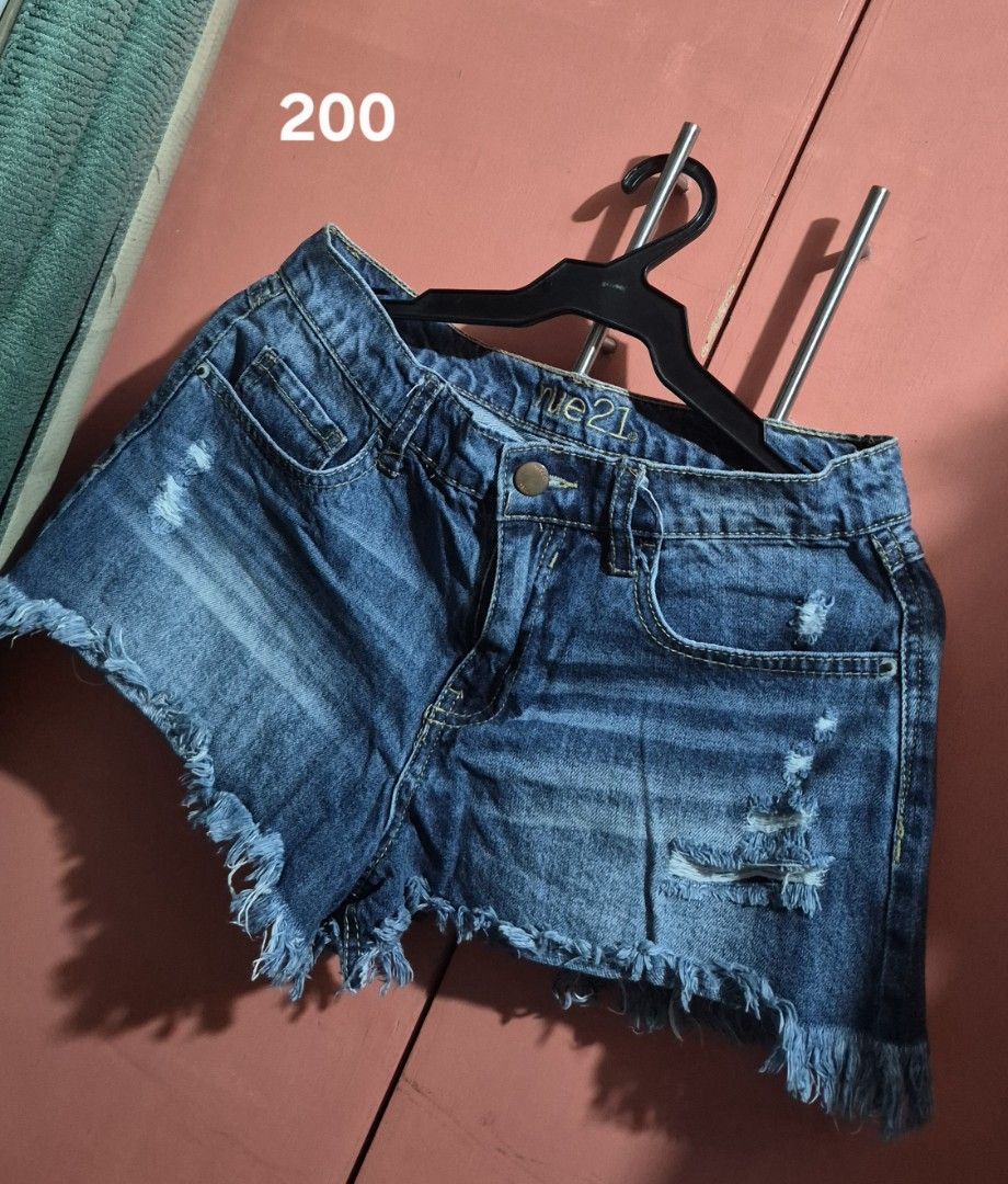Rue 21 Distressed Denim Shorts (Category: Shorts) located in Imus. Submitted by shopestepanimey (Listing ID 1463375898, Image 1). Description: - Brand: Rue 21 - Type: Distressed Denim Shorts - Size: 8.