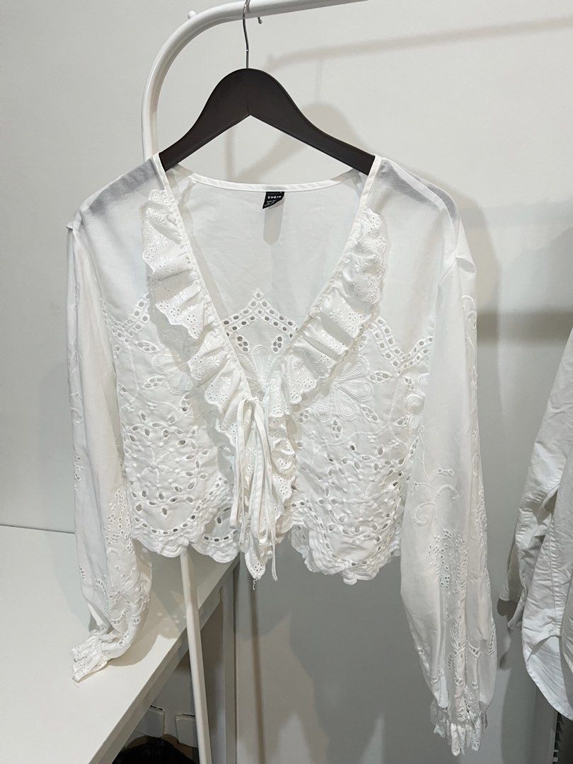 Ruffled longsleeves top (Category: Blouses) located in Quezon City. Submitted by styleandcomfort (Listing ID 1463513911, Image 1). Description: Super classy when worn Message me for inquiries 😊.