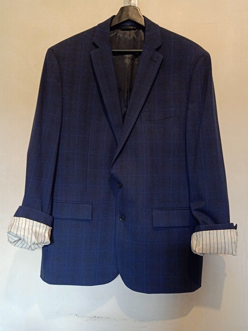Ryan Seacrest Distinction Matching Suit (Category: Formal Shirts) located in Mabalacat. Submitted by importemporium (Listing ID 1463551710, Image 3). Description: Actual photos Pants size: 38 Waist, 30 Length Top suit size: 34/35 No issues, good condition The blue polo is a FREEBIE It has stains in the collar area. .