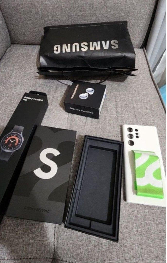 S22 ULTRA [NO ISSUE] (Category: Samsung) located in Candelaria. Submitted by mac.user (Listing ID 1463455306, Image 1). Description: No issue with original box and original bag from samsung, with new install curve glass na gumagana ang Fingerprint from Singapore.