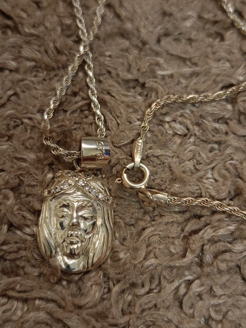 S925 16" Rope Chain (Category: Jewelry) located in Valenzuela. Submitted by One.Only.Nan (Listing ID 1463551093, Image 2). Description: 1mm / 16" long Rope chain w/pendant MOP GCASH MAYA AUB BPI VALENZUELA CITY LOC.