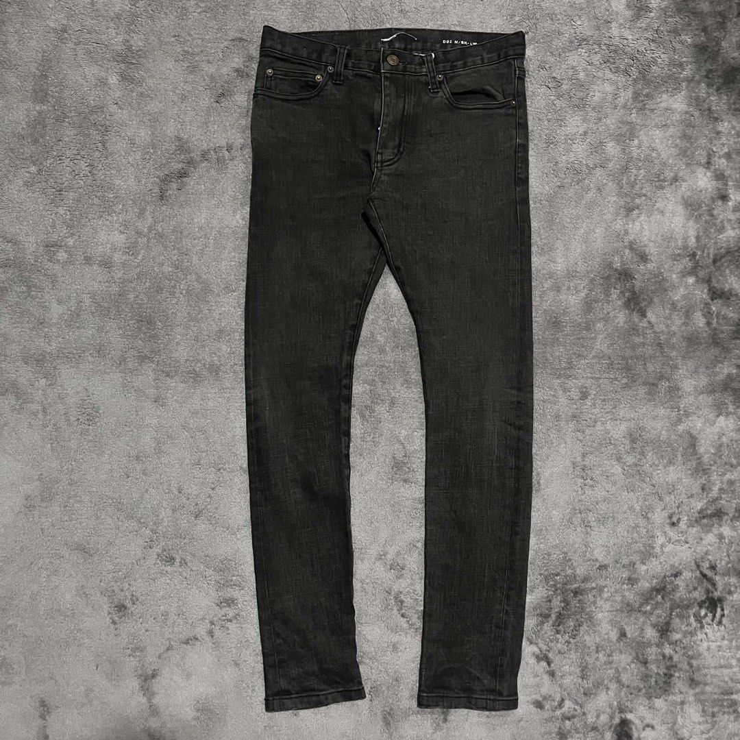 Saint Laurent Skinny Jens (Category: Jeans) located in Cagayan de Oro. Submitted by montresor.ph (Listing ID 1463338881, Image 1). Description: Condition: Excellent Waist: 30 Length: 38 Color rate: 9.5/10 Price: 2,000.