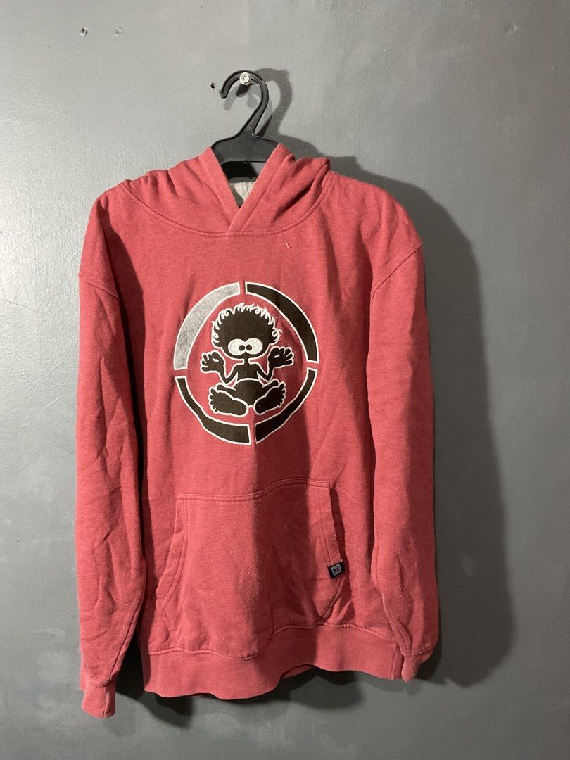 Saltrock Red Graphic Hoodie (Category: Coats, Jackets and Outerwear) located in Manila. Submitted by noblewater-1a3b (Listing ID 1463330500, Image 1). Description: - Red Saltrock hoodie with a cool graphic print - Made from a comfortable 60% cotton, 40% polyester blend - Features a front pocket and an adjustable hood - Designed in England, Made in India - Ideal for everyday casual wear.