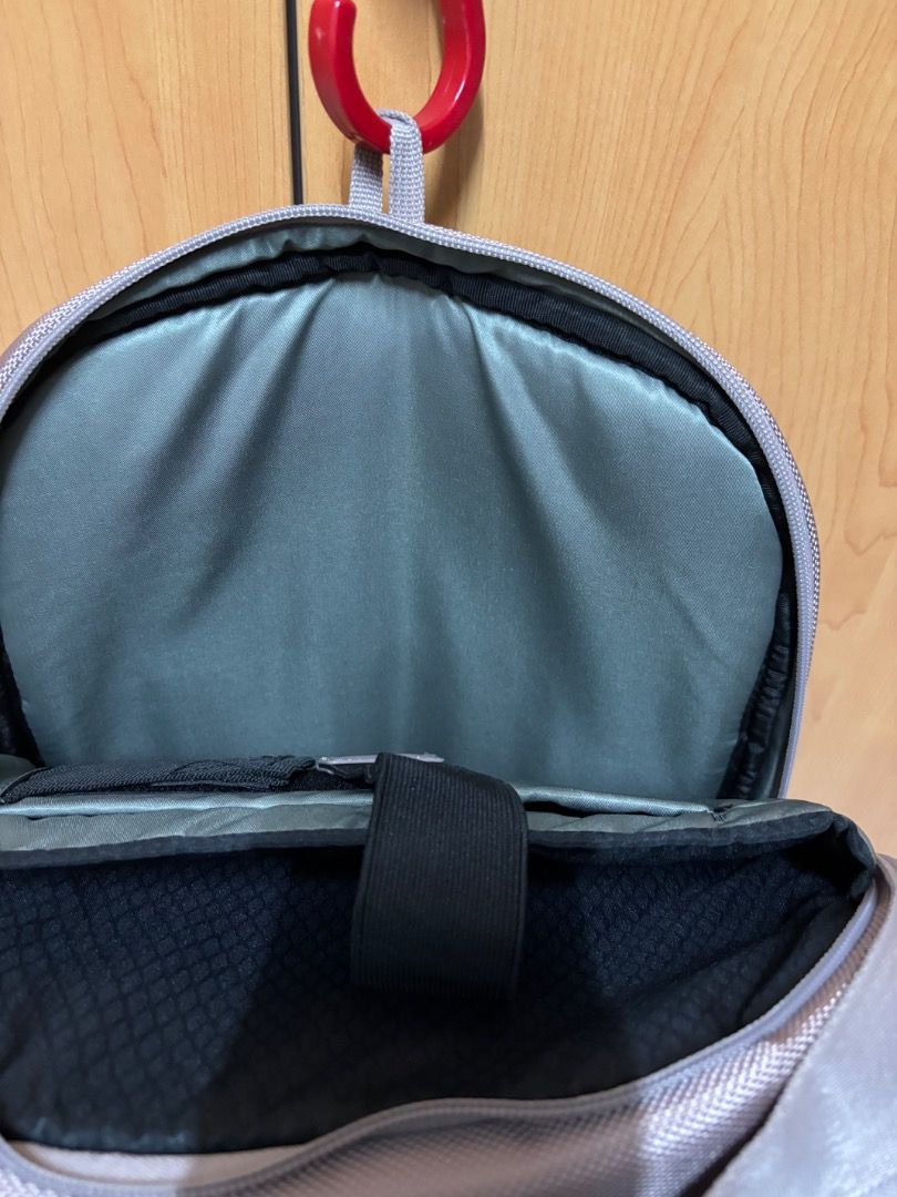 Samsonite backpack (Category: Backpacks) located in Singapore. Submitted by ma23456 (Listing ID 1463529967, Image 7). Description: As good as new. Used 2-3 times. Lots of compartments. Photo lighting has lead to like as if it’s different colors. It’s the light pink color Self collect.