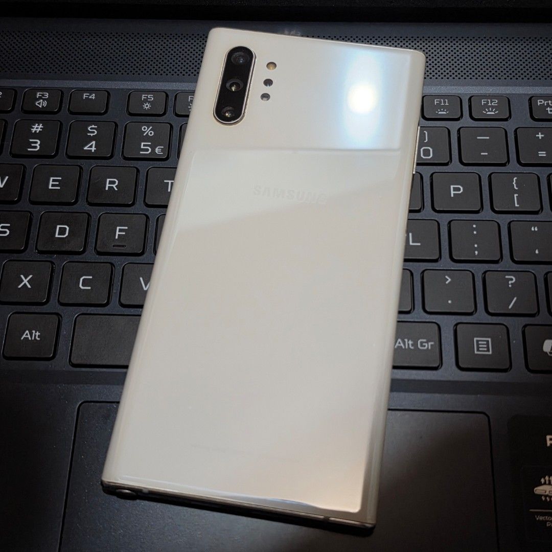 Samsung Note 10+ 5G 256/12 (Category: Samsung) located in Makati City. Submitted by randomelle (Listing ID 1463552627, Image 2). Description: Please read !!! LAST PRICE ALREADY Unit for sale only (full phone use or for parts) Not responding to cheap offers RFS old phone, upgraded Samsung Galaxy Note 10+ 5G White 256g / 12gb RAM Heavily used !!! Openline Never opened or repaired 100% working screen, system (full phone function), SPEN and volume bu